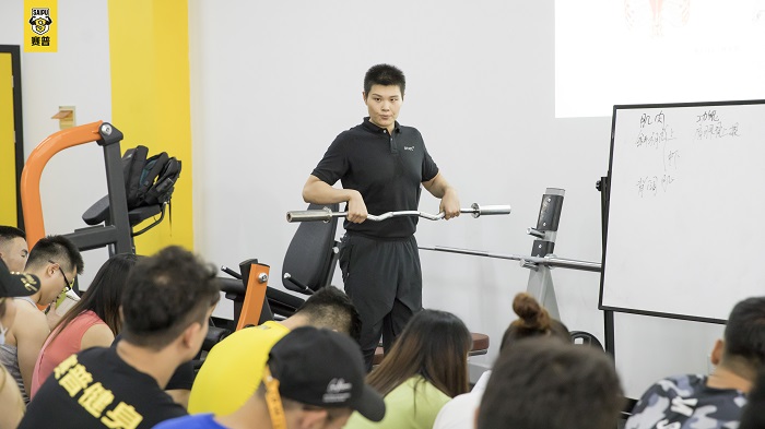 健身教练怎么考？需要什么条件？全面解读健身教练认证之路，全面解读健身教练认证之路，考试流程、报名条件及所需资质