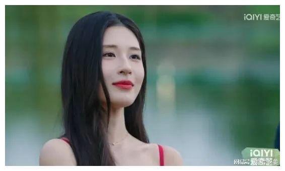 于雯，星光璀璨，温暖前行，于雯，星光璀璨，温暖前行的女神风采