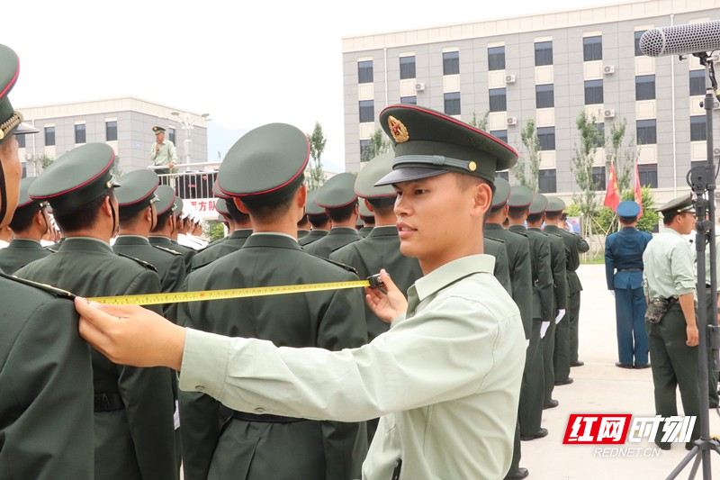 国庆70周年大阅兵出席领导，展现中国的力量与荣耀，国庆70周年大阅兵，领导力量与中国荣耀的展现