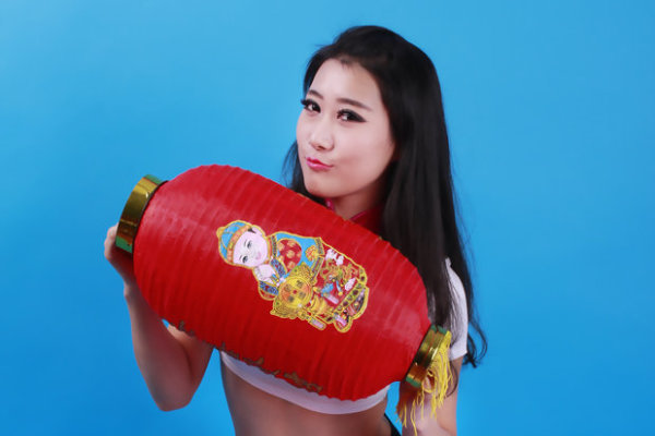 白小姐六肖选一肖王中王，神秘预测背后的故事，揭秘白小姐六肖选一肖王中王的神秘预测故事