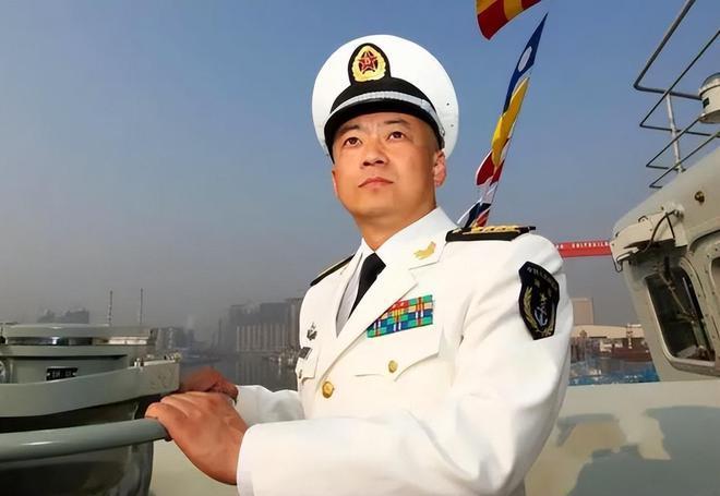 辽宁舰舰长，领航新时代的海军英雄，辽宁舰舰长，领航新时代的海军英雄之路