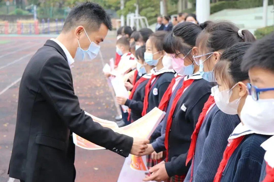 中美关系现状，复杂多变中的挑战与机遇（2023年分析），中美关系现状，复杂多变中的挑战与机遇（深度分析）