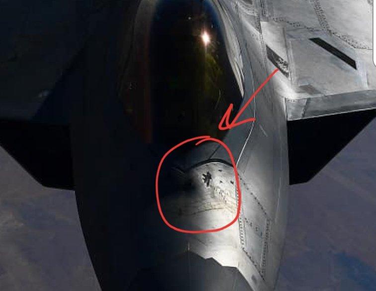 歼-20与F-22最新对比，空中霸主之争，歼-20与F-22的空中霸主之争对比