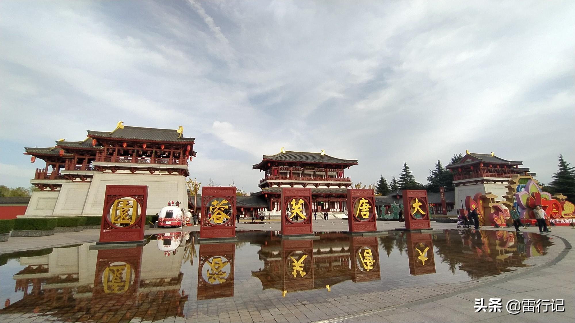 探索老年旅游的新时代，65岁老人免费门票的启示，老年旅游新时代，免费门票背后的启示与探索