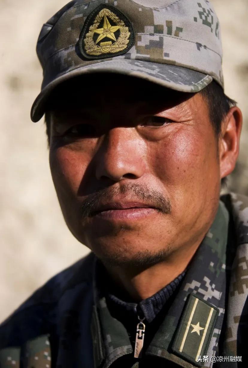 祁发宝人物评价，英勇担当，忠诚奉献的楷模，祁发宝，英勇担当、忠诚奉献的楷模人物评价
